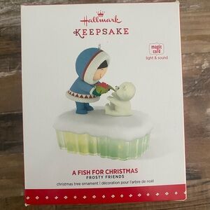 Hallmark Keepsake Ornament Frosty Friends 2015- A Fish for Christmas